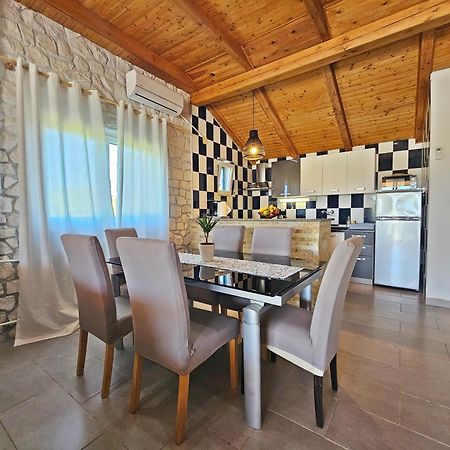 Flamingo - House With Private Pool Gornji Seget Exterior foto