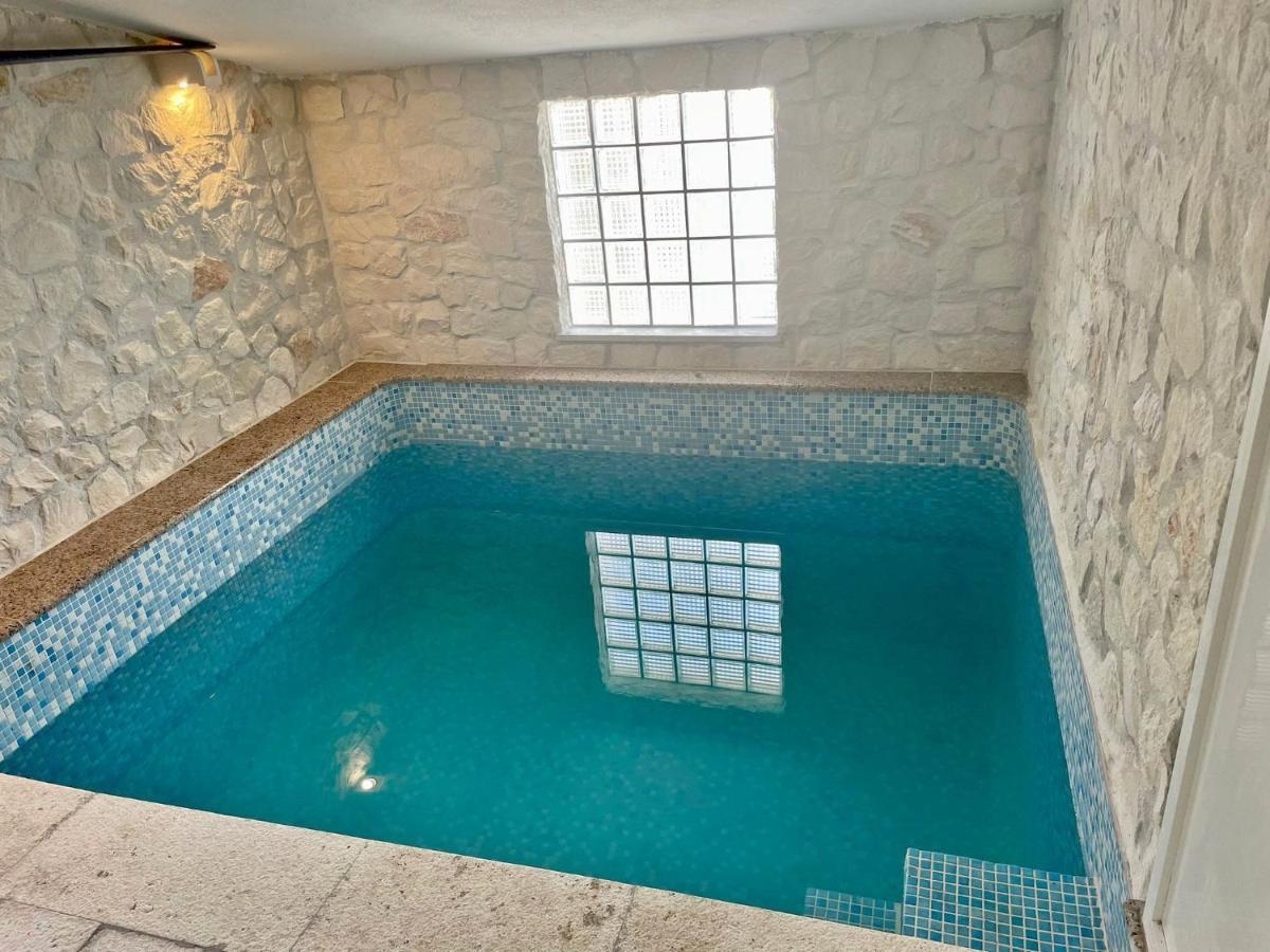 Flamingo - House With Private Pool Gornji Seget Exterior foto