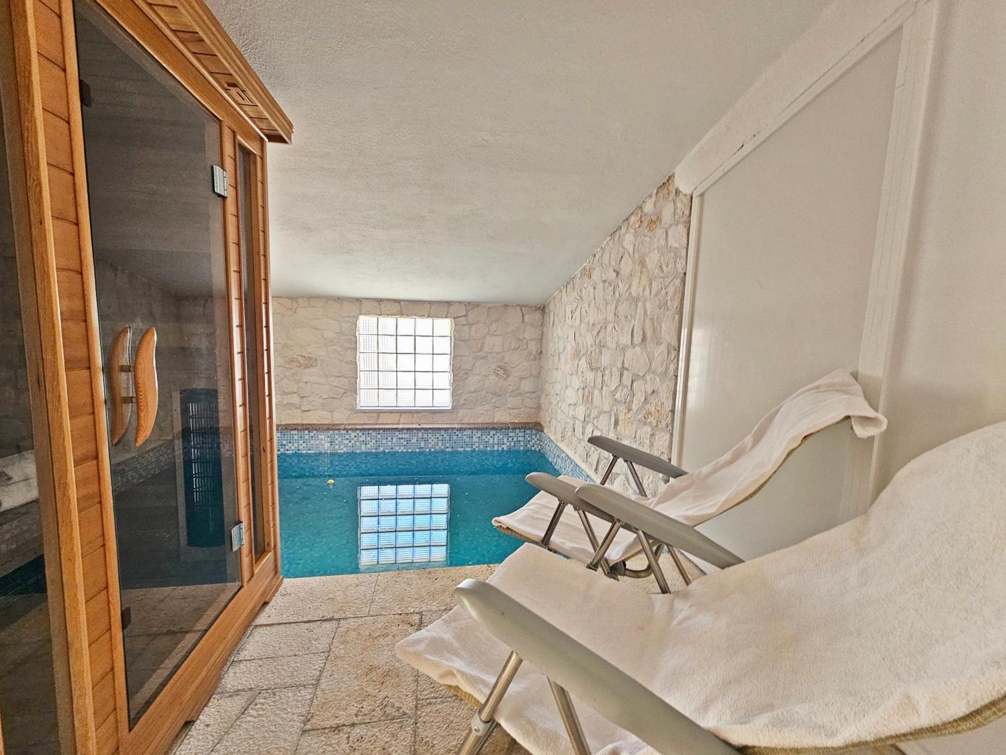 Flamingo - House With Private Pool Gornji Seget Exterior foto