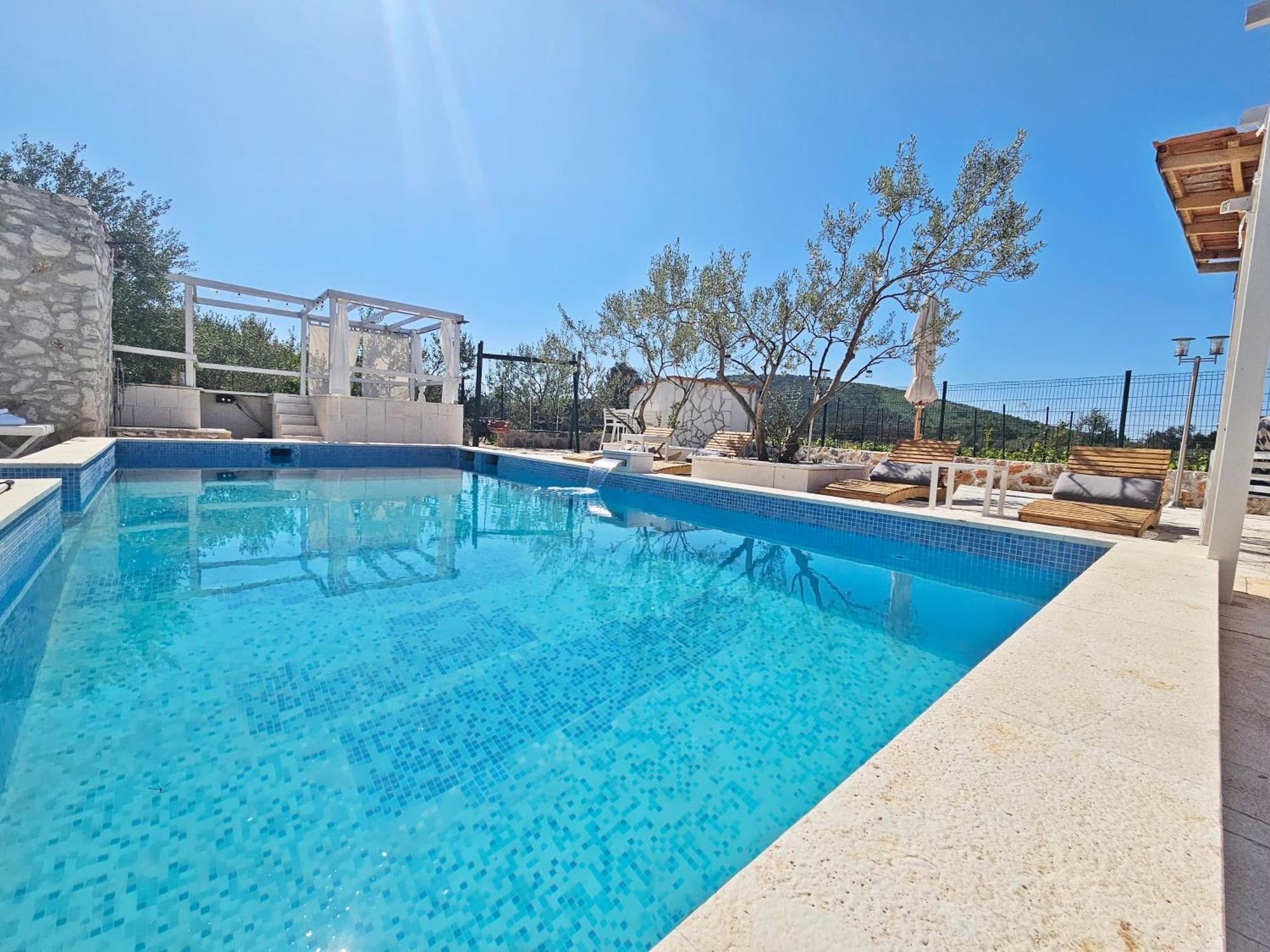 Flamingo - House With Private Pool Gornji Seget Exterior foto